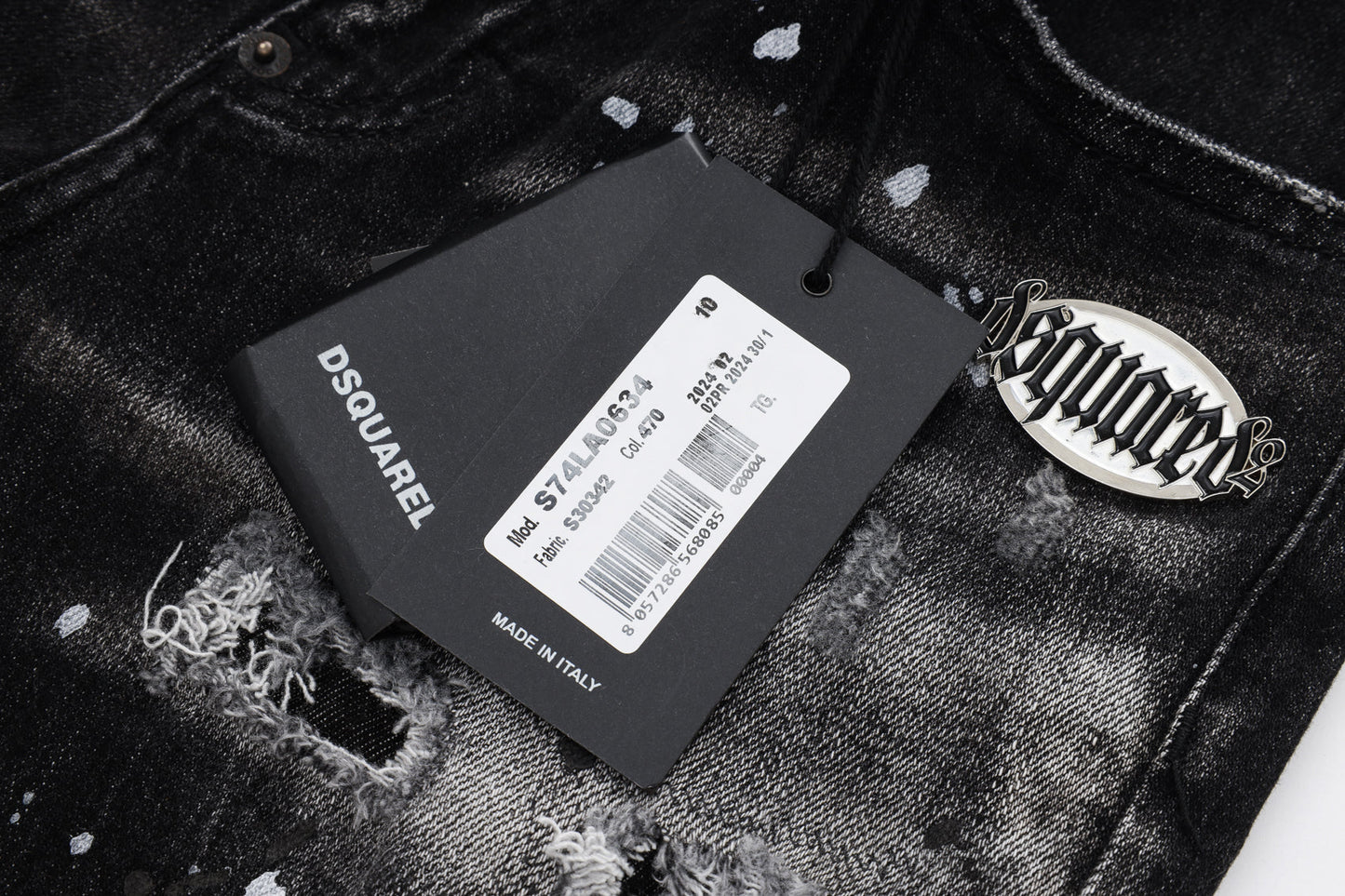 Icon Distressed Jeans